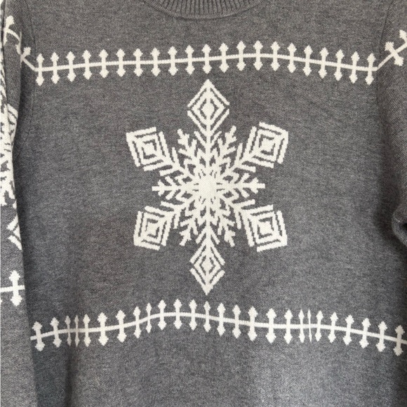 North Style Gray Snowflake Sweater - Picture 2 of 5